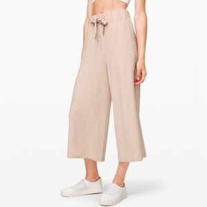 Lululemon Seek Stillness Mid Rise Crop pants 8